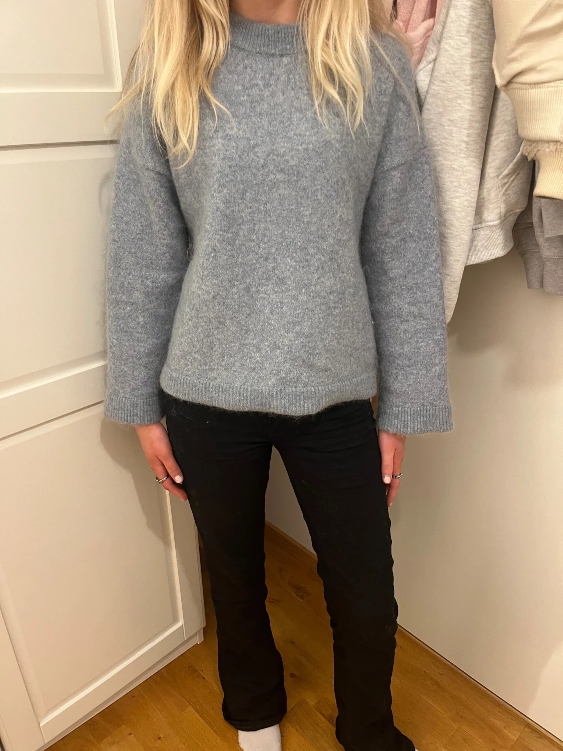 Ljusblå/grå stickad  - 1