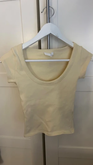 Gul Zara topp - Så fin tröja!
