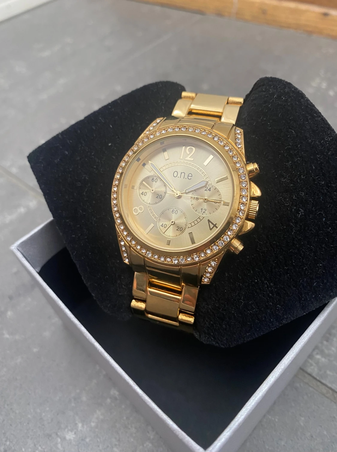 Guldig Klocka från Guldfynd  - 1