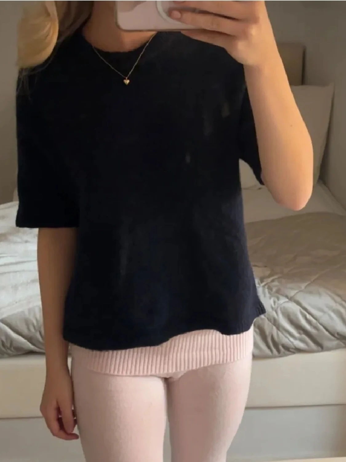 Mörkblå stickad tshirt från Gina