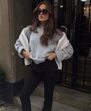 Stickad tröja vailent  - Stickad tröja från vailent, storlek S. Lite oversized, jättefin kvalitet!!