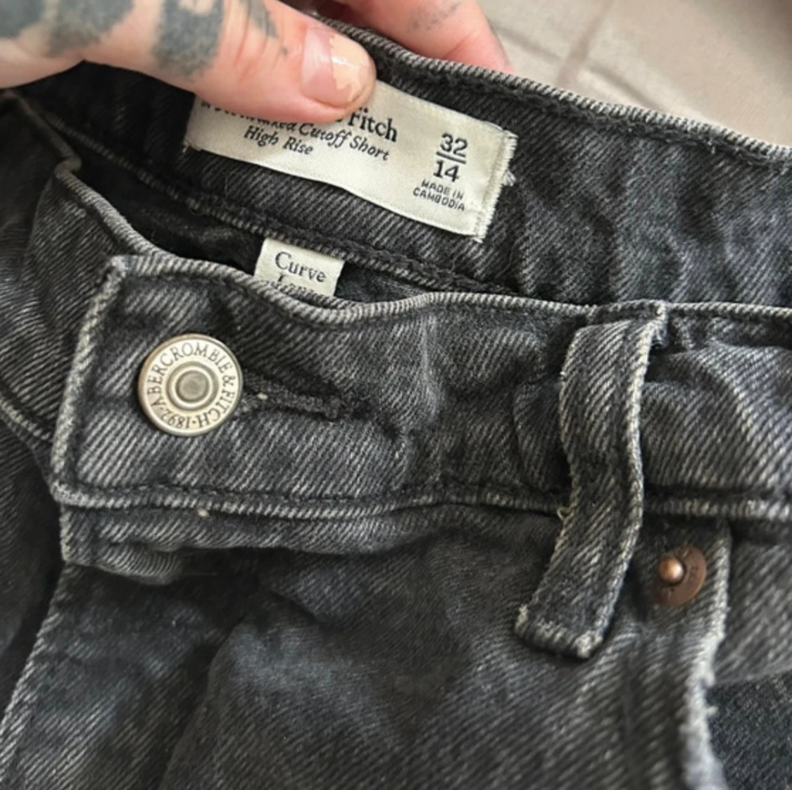 Love curve shorts Abercrombie & Fitch - 1