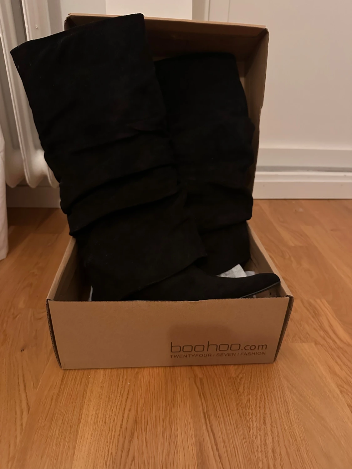 Svarta stövlar med klack - 4