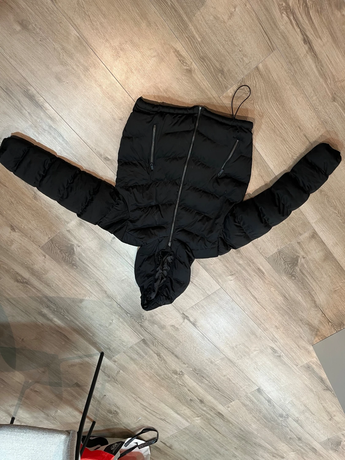 Svart pufferjacka från Fr Sister  - 1