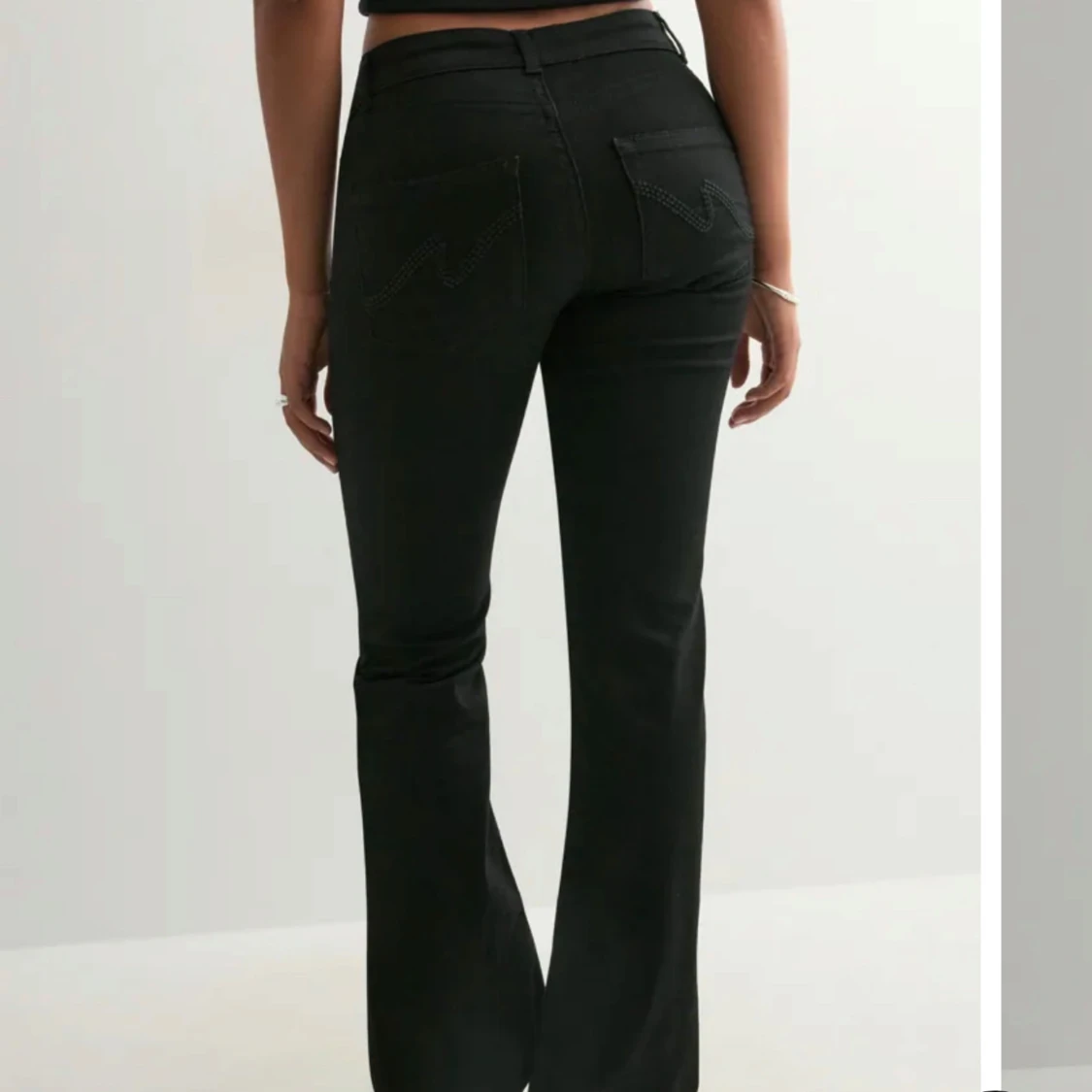 Svarta bootcut jeans med låg midja - 1