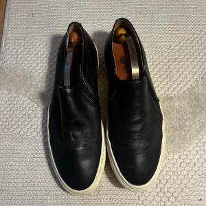 PlayBoy skor - säljer min Pappas PlayBoy skor i st42. Mycket bra skick✨ Köptes för ca 1200kr. säljer för 300kr🤗 Kan gå ner vid snabb affär.  