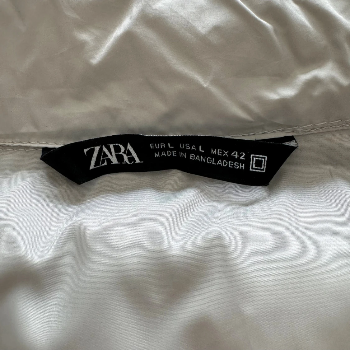 Ljusgrå dunväst från Zara - 2