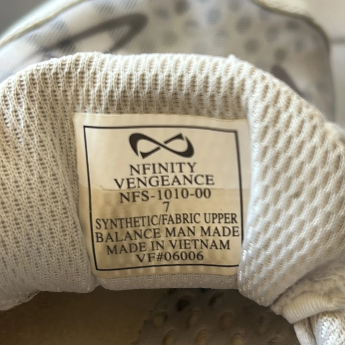 Nfinity Vengeance vita sneakers strl 7 - 3