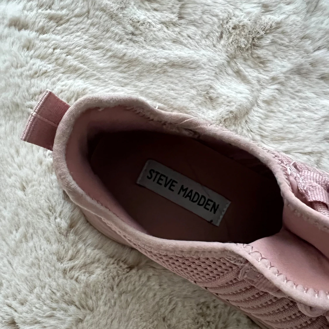 Rosa sneakers från Steve Madden - 2