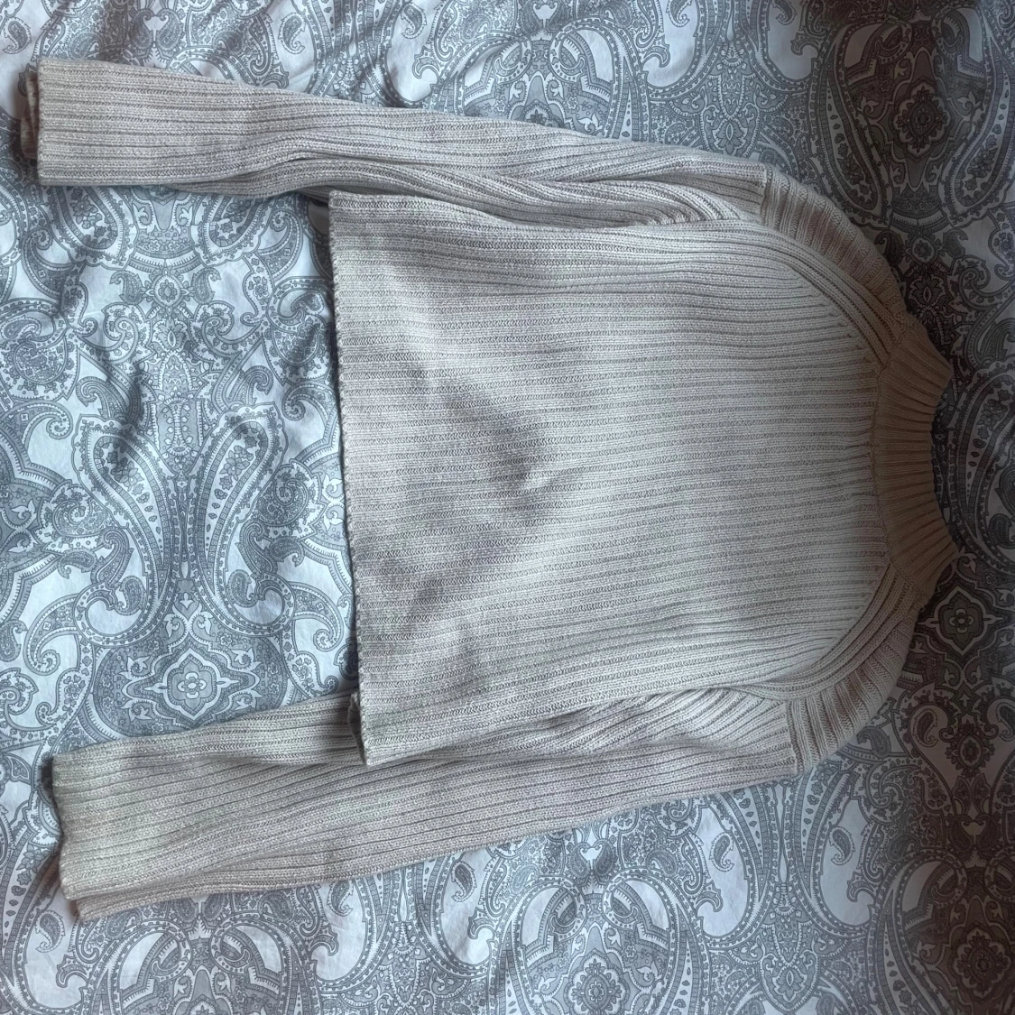 Beige ribbstickad tröja från H&M XS - 1