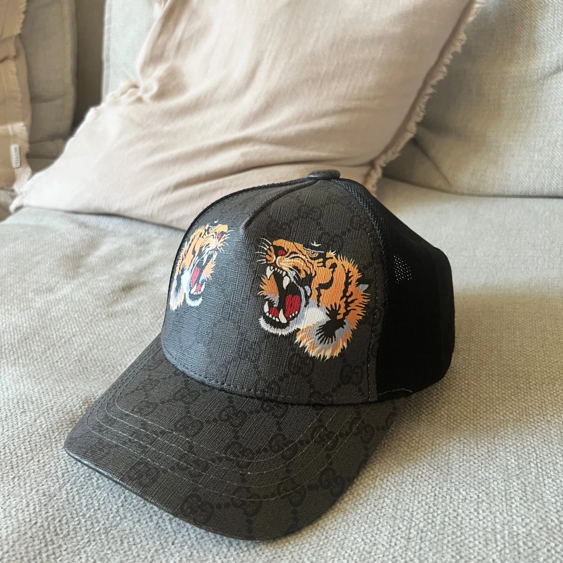 Gucci keps med tigertryck