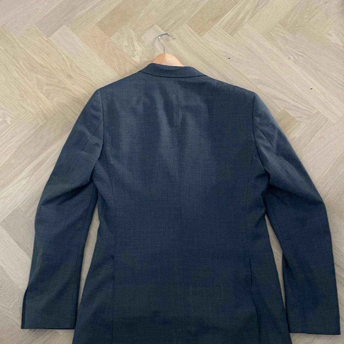 Mörkblå kavaj från Riley  - 1