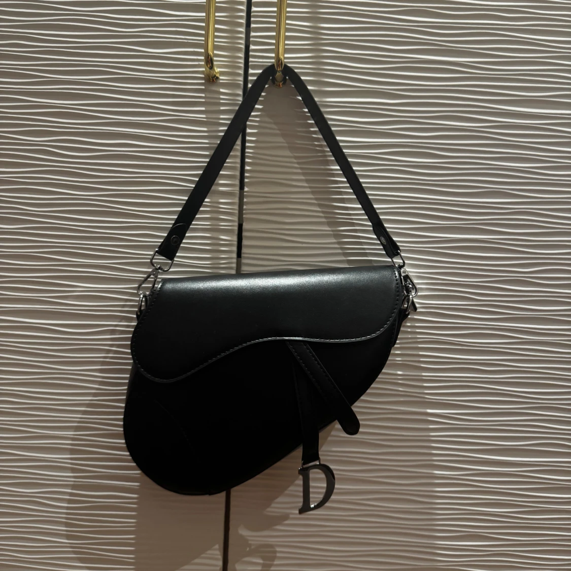 Saddle Bag i skinn - intressekontroll