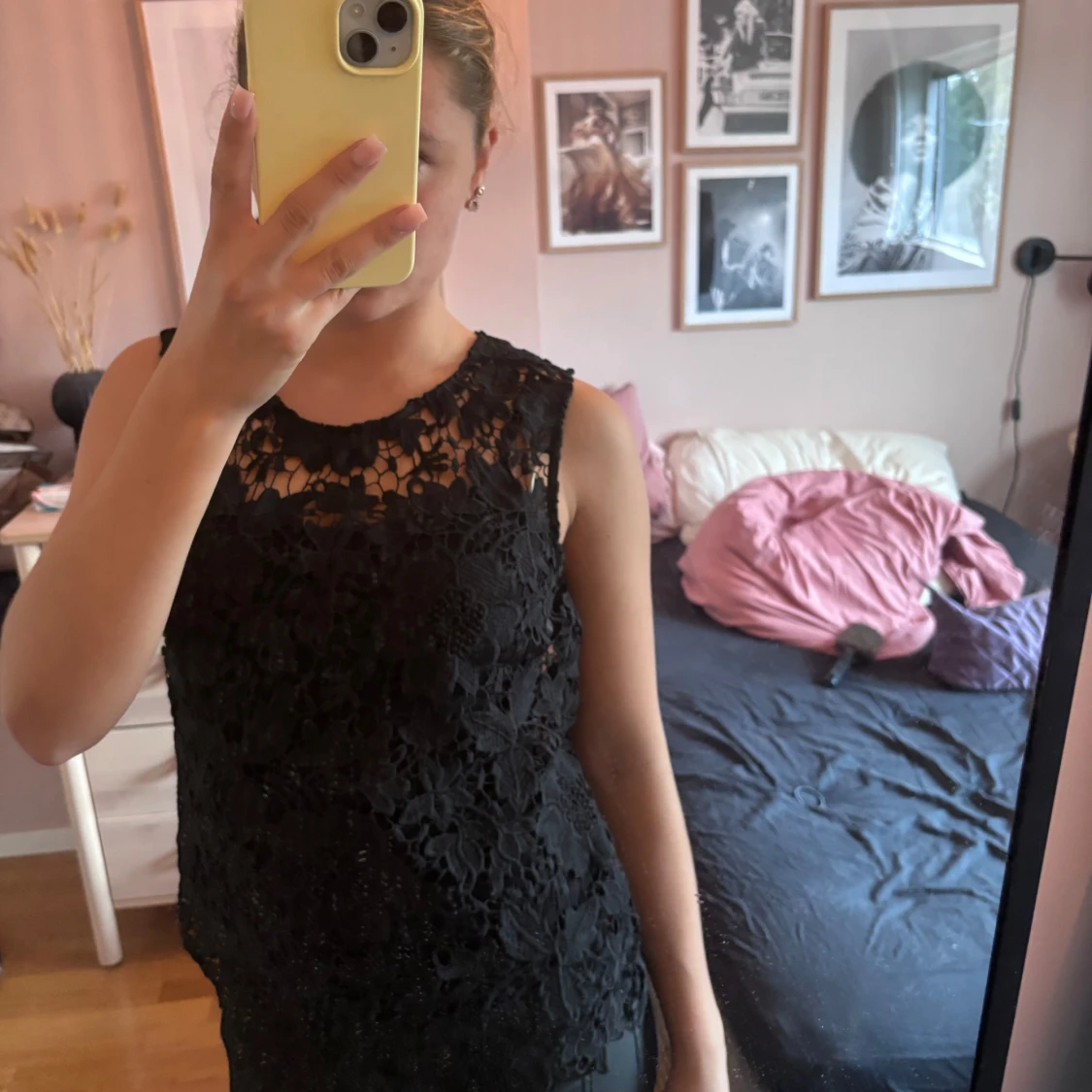 Svart spetsblus från Sisters Point - 1