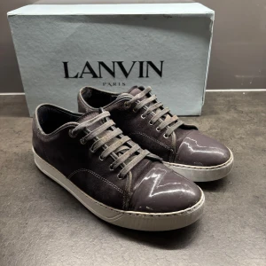 Lanvins grå - Grå lavins i bra skick, färga vid fundering ör villig att sänka pris vid en snabb affär😀