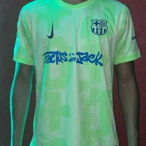 Barcelona T-shirt grön - Barcelona T-shirt grön finns på storlek S, M och L