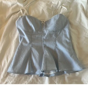 blå vit zara topp - super fin och endast använd två gånger❣️orginalpris 329!