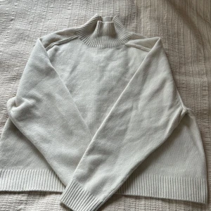 Beige polotröja  - Snygg beige polotröja 