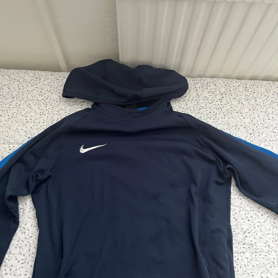 Mörkblå Nike hoodie Dri-Fit M