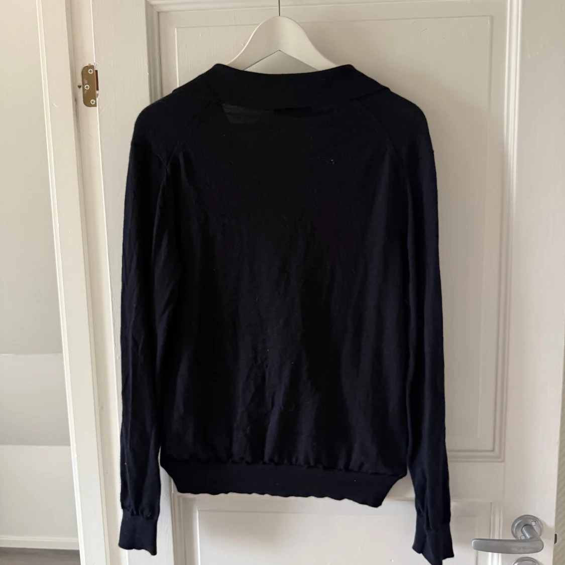 Svart långärmad pikétröja från MNG - 1