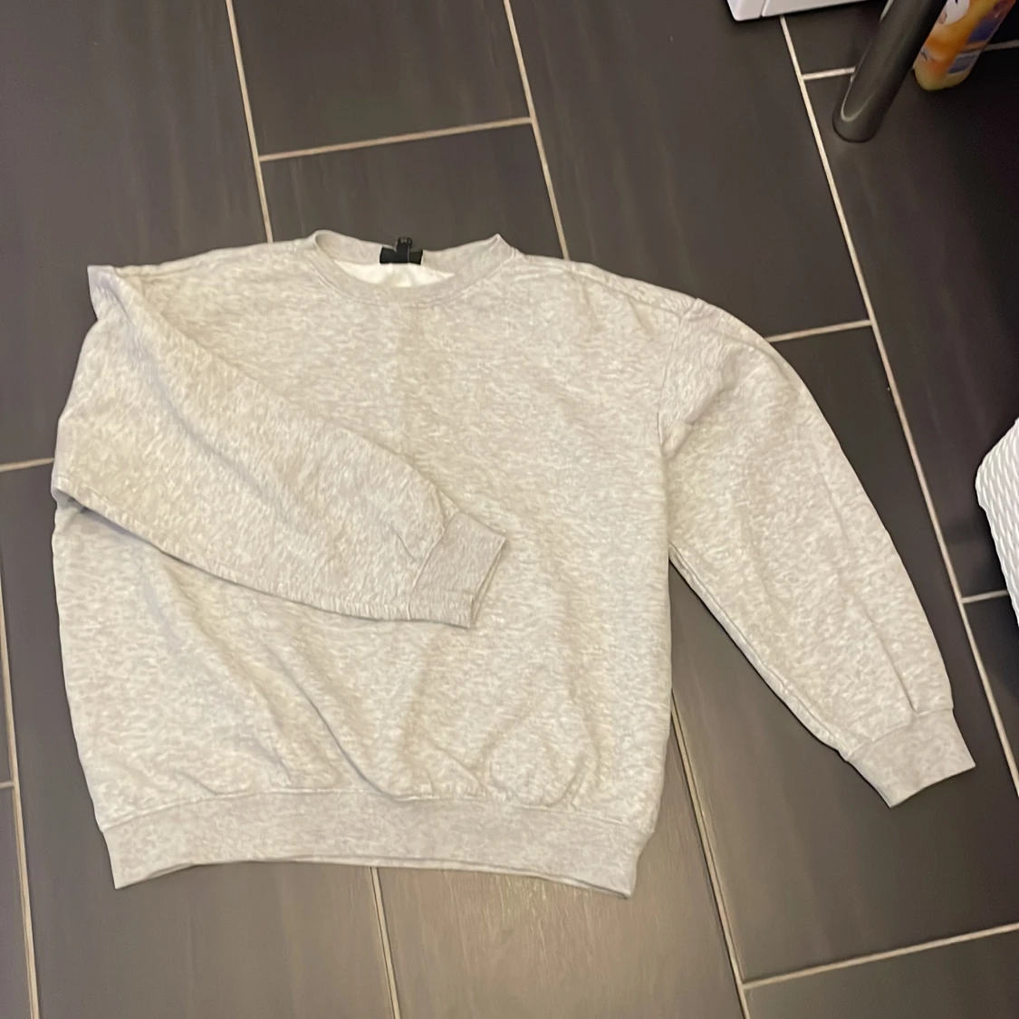 Grå sweatshirt från H&M