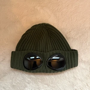C.P company mössa - Säljer denna fina C.P company mössa. Den är i mycket bra skick.