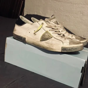 Philippe Model - Pris kan diskuteras.