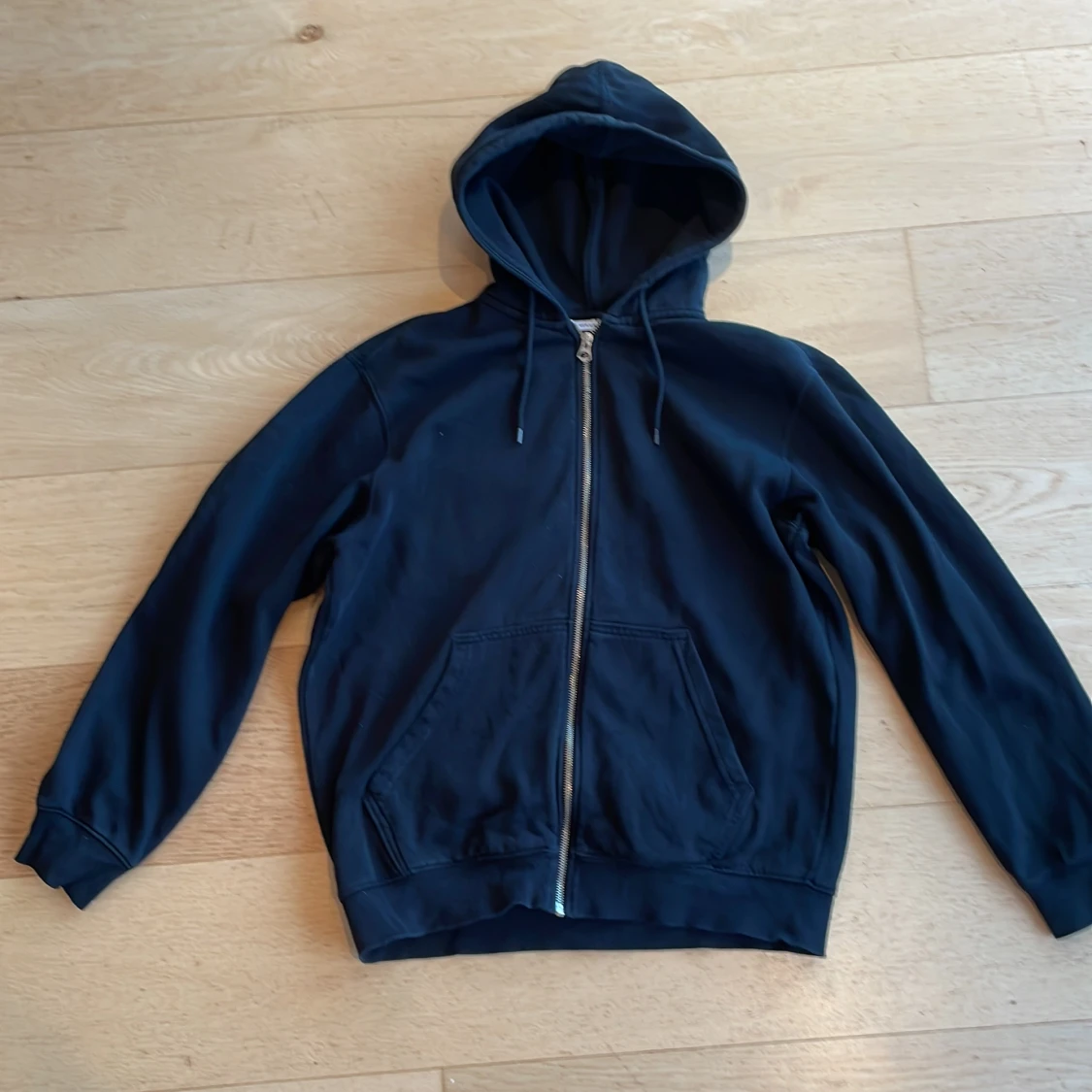 Svart fullzip Weekday