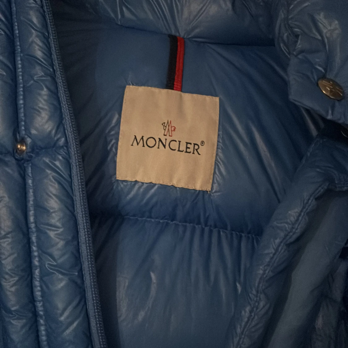 Blå Moncler dunjacka med logga - 3