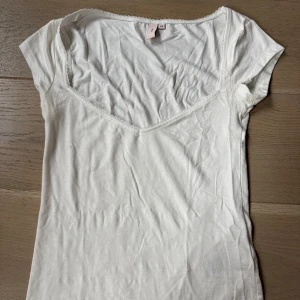 Slutsåld nellytopp - Nypris 200 kr