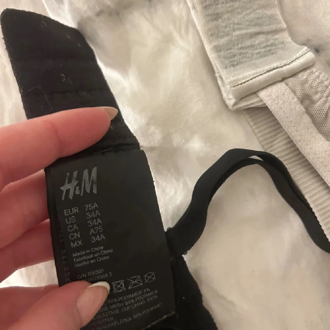 4-pack  BH: svart,grå & vit H&M 75A - 2