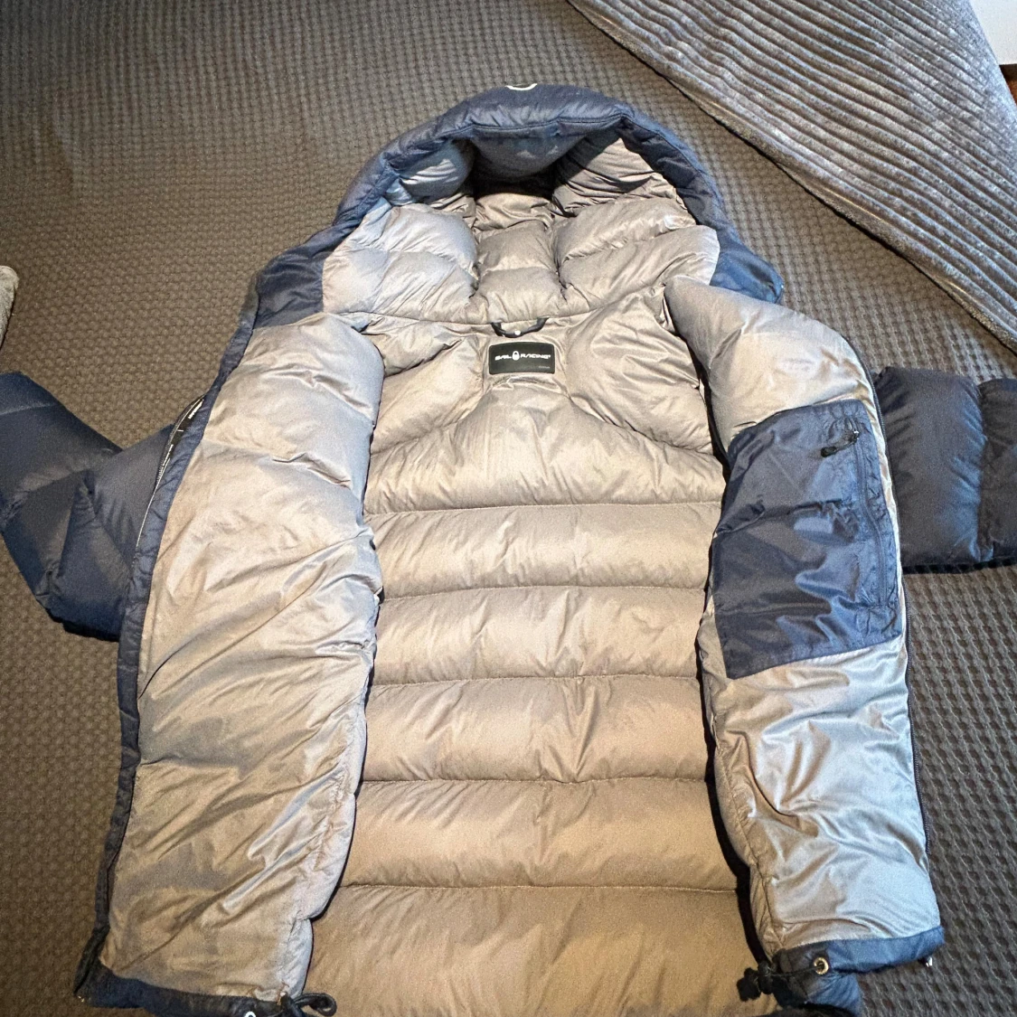 Mörkblå dunjacka från Sail Racing - 1