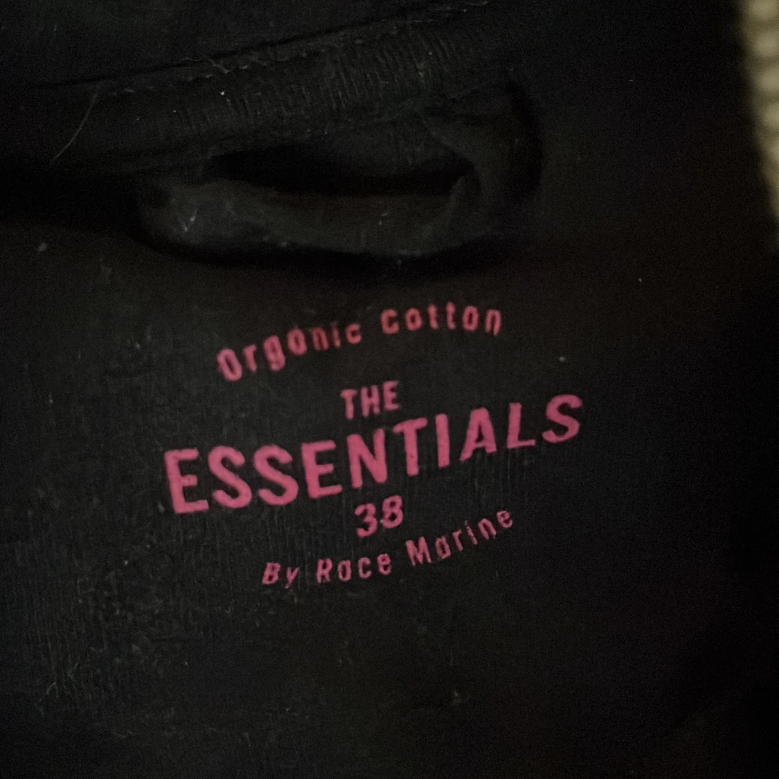 Svart hoodie från Race Marine Essentials - 2