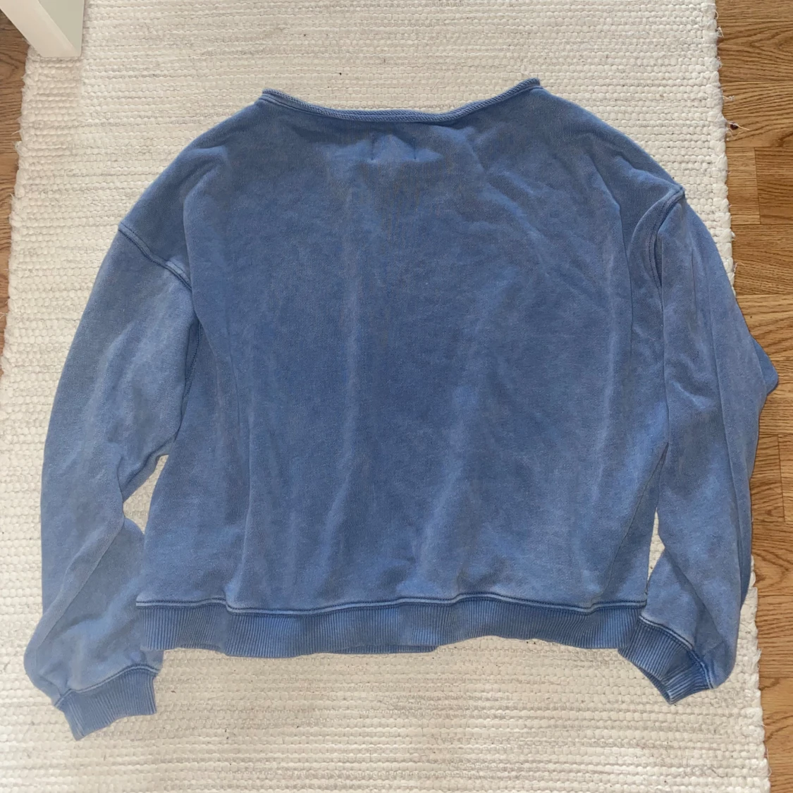 Blå sweatshirt från American Eagle - 2