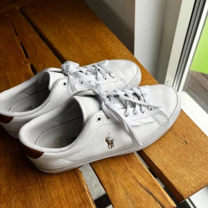 Ralph Lauren skor  - Jätte snygga skor men kommer inte till användning. Lite smutsiga på insidan men ingen som syns.