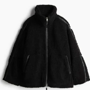 Svart teddyjacka med dragkedja - Säljer en Teddy jacka från newyorker som är på bild nummer 2. Storlek 38 men passar för xs-m🩷