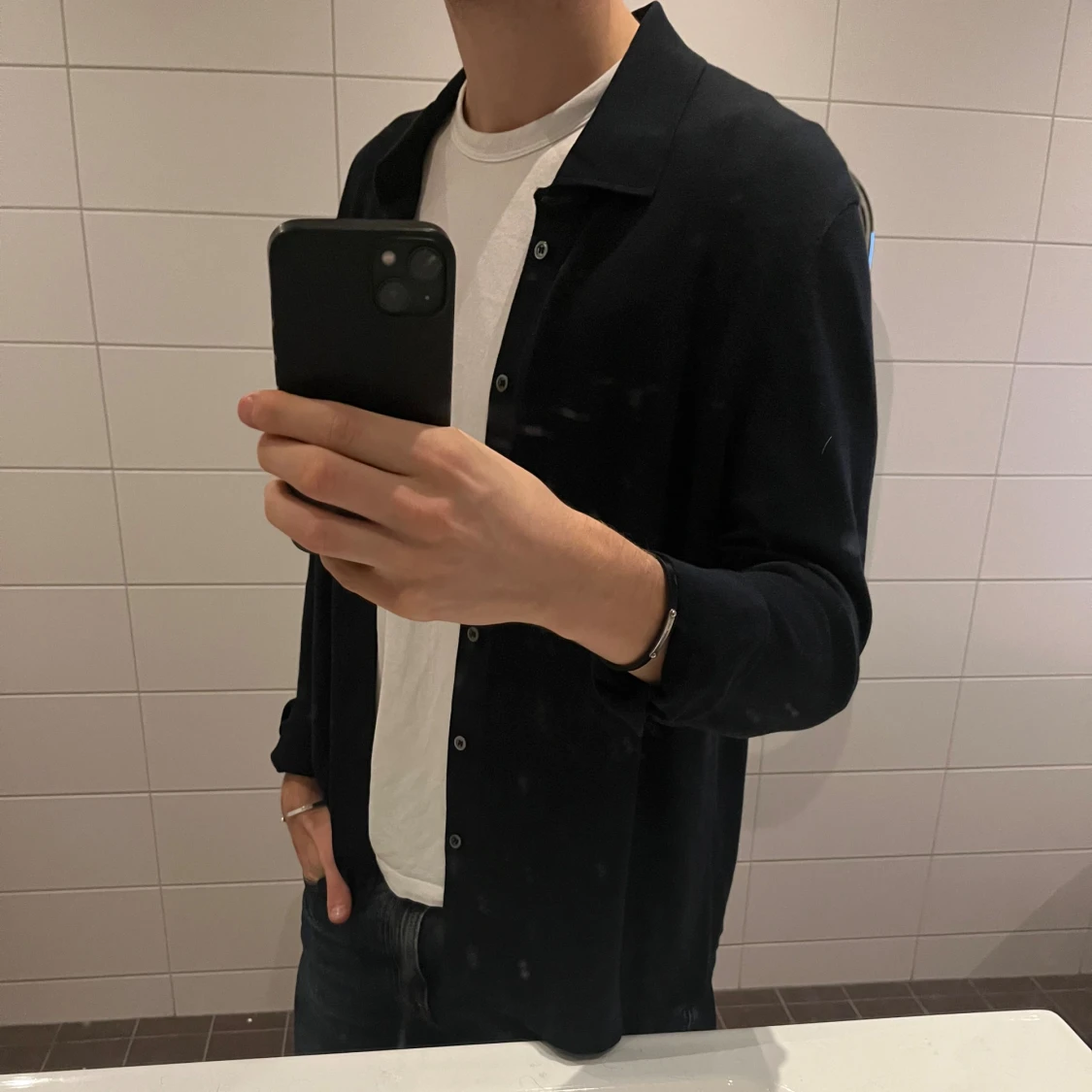 Mörkblå långärmad med knappar - 2