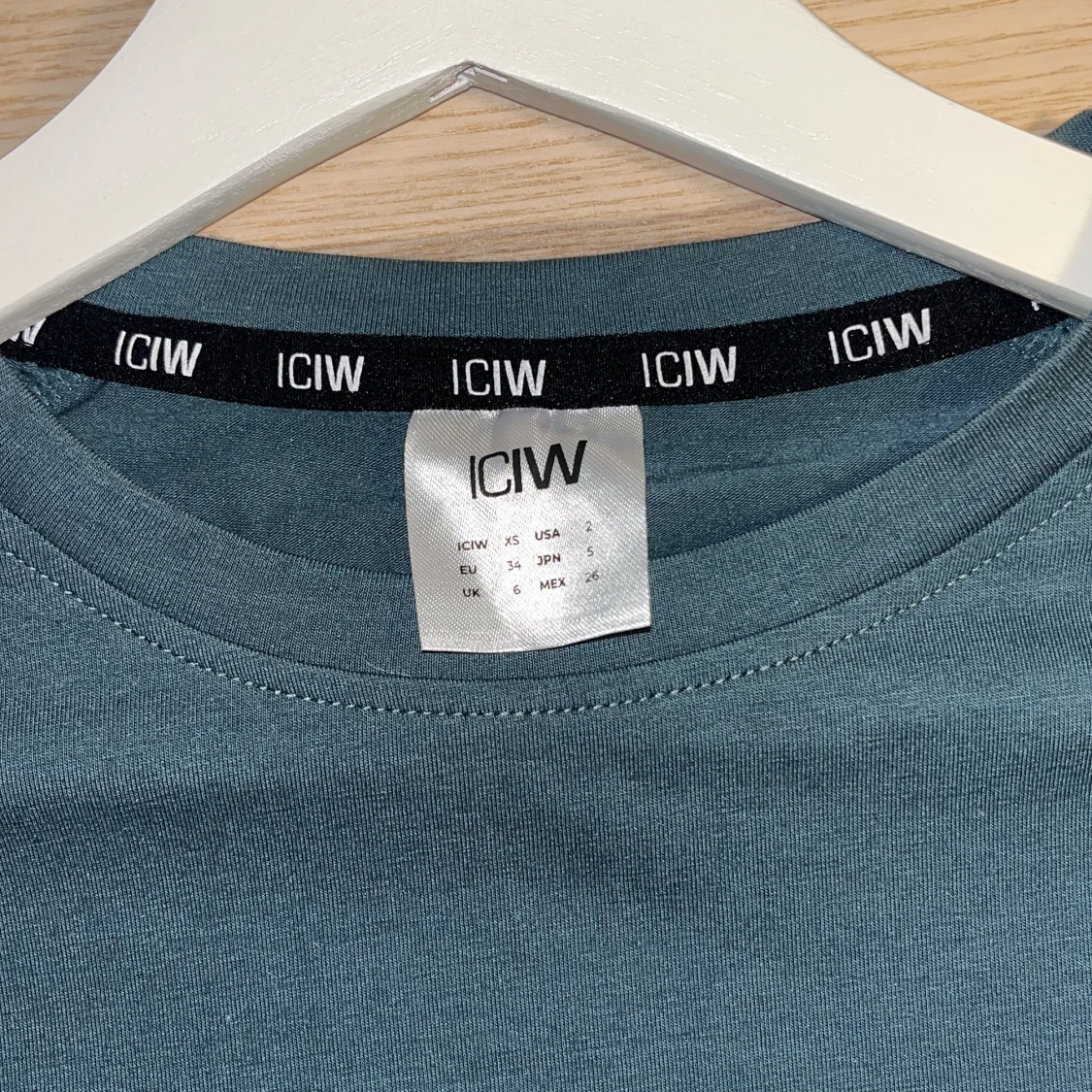 Mörkgrön croppad tröja från ICANIWILL - 2