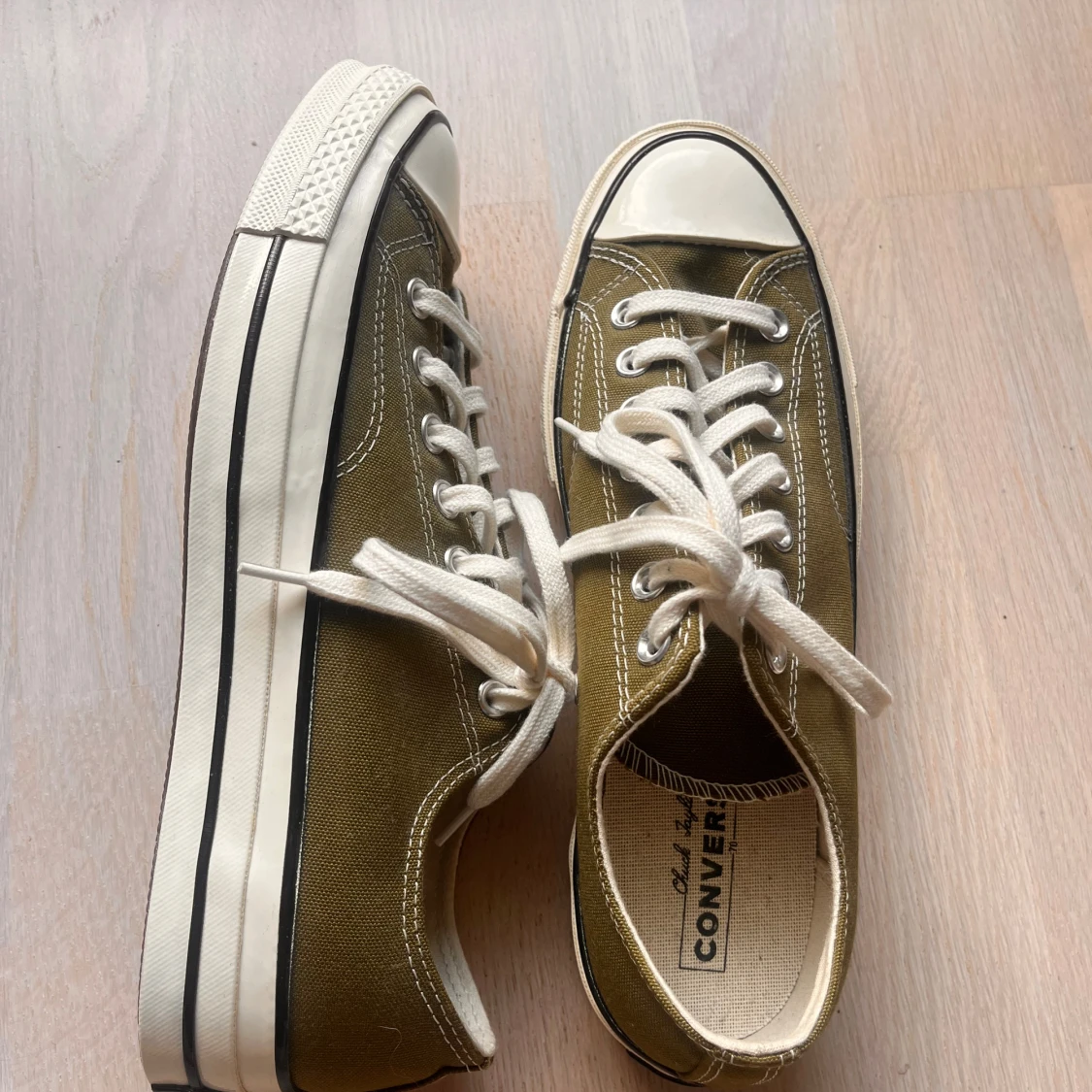 Olivgröna Converse Chuck Taylor strl 42 - 2