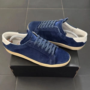 Saint Laurent Skor | 45 - Saint Laurent Sneakers | Grymt skick | Sällsynt och eftertraktad färg! | Saint Laurent påse ingår INTE BOX | INGA BYTEN | Fraktar spårbart