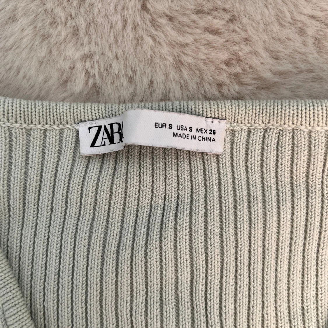 Ljusgrön ribbad bolero från Zara - 1