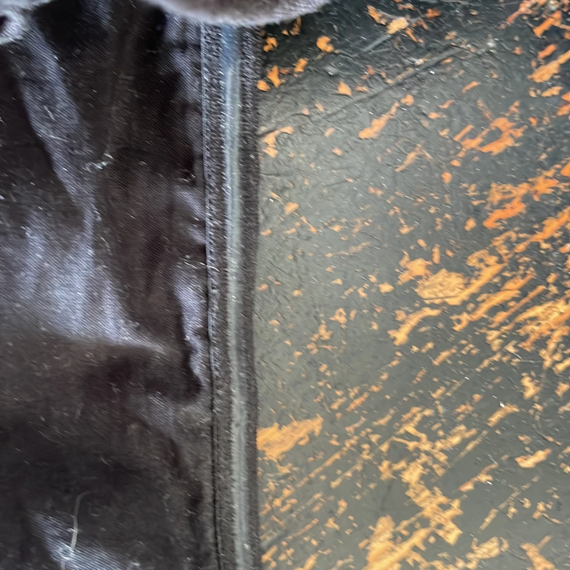 Svart långklänning med volangaxel - 3