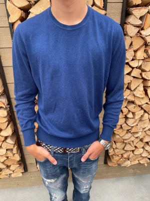 Kashmir tröja  - Säljer en fet Gutteridge Kashmir tröja, Storlek S  Nypris ca 1000kr. Skriv vid minsta funderingar!