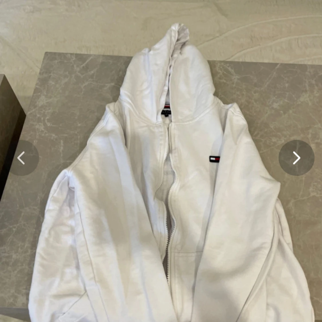 Vit hoodie från Tommy Hilfiger