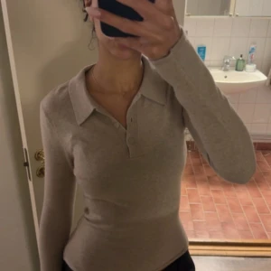 Beige pikétröja i ull och kashmir Bik Bok - Kasmir blend, nyskick 