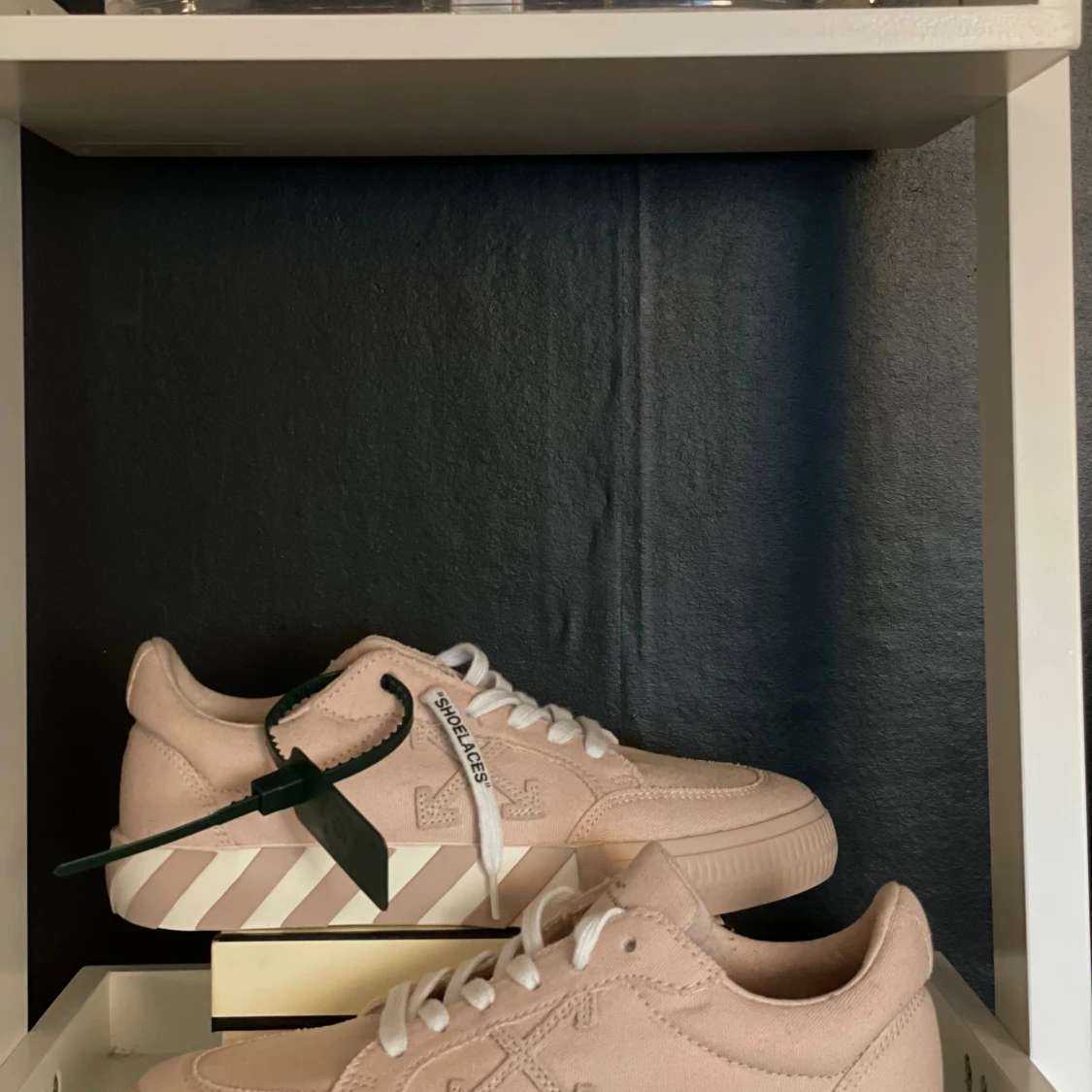 Off-White rosa sneakers med ränder - 3