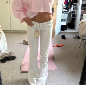 Lågmidjade vita jeans  - Lågmidjade vita jeans💓helt nya