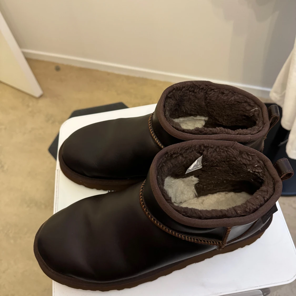 Ugg Läder Stövletter Brun strl 45 - 1