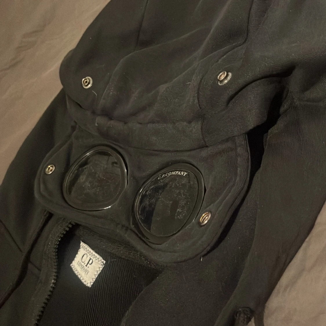 Svart hoodiejacka från C.P. Company - 3