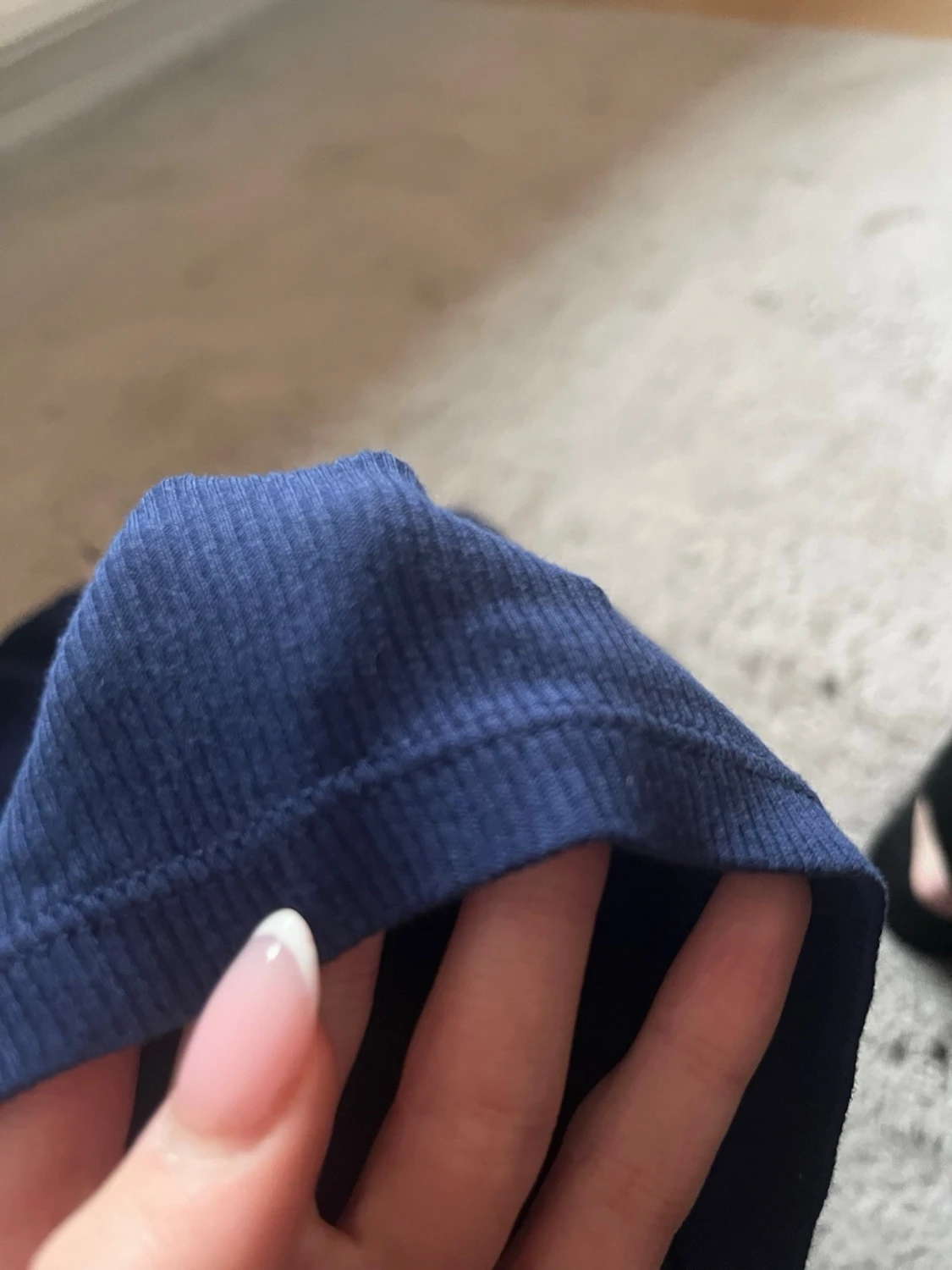 Mörkblå ribbad topp - 1